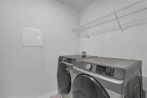 Adosado en alquiler en Kissimmee, Florida, 4 dormitorios, 189.8 m2 № 1916917 - foto 19