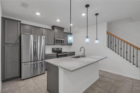 Adosado en alquiler en Kissimmee, Florida, 4 dormitorios, 189.8 m2 № 1916917 - foto 2