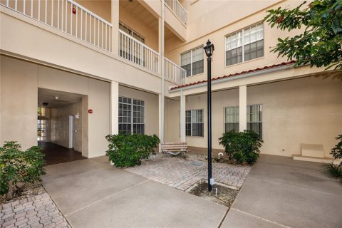 Copropriété à louer à Saint Petersburg, Floride: 2 chambres, 91.51 m2 № 2410377 - photo 5