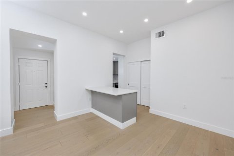 Copropriété à louer à Saint Petersburg, Floride: 2 chambres, 91.51 m2 № 2410377 - photo 8