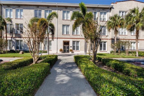 Copropriété à louer à Saint Petersburg, Floride: 2 chambres, 91.51 m2 № 2410377 - photo 3