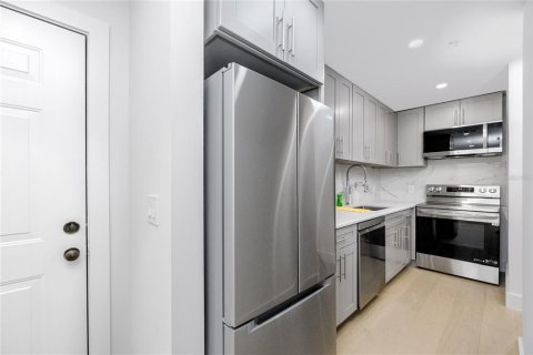 Copropriété à louer à Saint Petersburg, Floride: 2 chambres, 91.51 m2 № 2410377 - photo 12