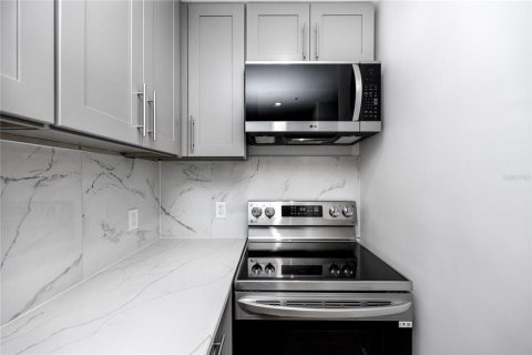 Copropriété à louer à Saint Petersburg, Floride: 2 chambres, 91.51 m2 № 2410377 - photo 16