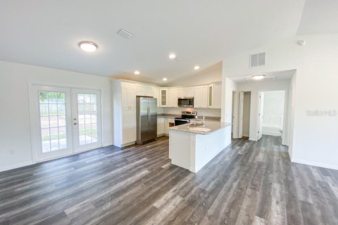 House in Ocala, Florida 3 bedrooms, 122.91 sq.m. № 1913055 - photo 2