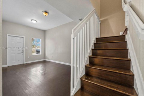 Touwnhouse à vendre à Miami, Floride: 3 chambres, 136.57 m2 № 2004526 - photo 13