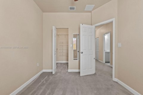 Touwnhouse à vendre à Miami, Floride: 3 chambres, 136.57 m2 № 2004526 - photo 29