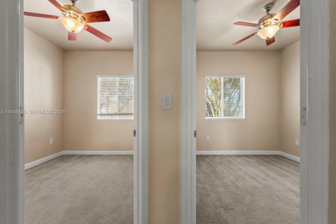 Touwnhouse à vendre à Miami, Floride: 3 chambres, 136.57 m2 № 2004526 - photo 25