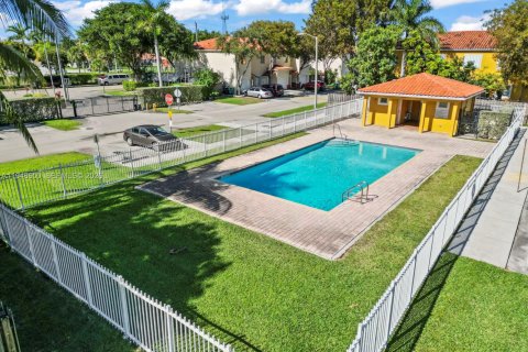 Touwnhouse à vendre à Miami, Floride: 3 chambres, 136.57 m2 № 2004526 - photo 9