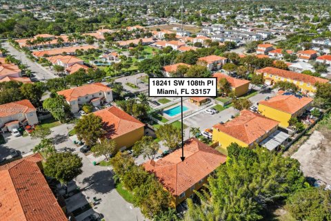 Touwnhouse à vendre à Miami, Floride: 3 chambres, 136.57 m2 № 2004526 - photo 6