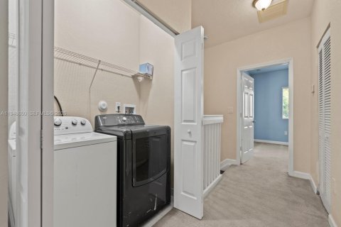 Touwnhouse à vendre à Miami, Floride: 3 chambres, 136.57 m2 № 2004526 - photo 24