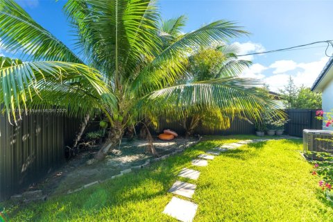 Villa ou maison à louer à Miami, Floride: 3 chambres, 138.24 m2 № 1945602 - photo 28