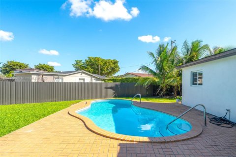 Villa ou maison à louer à Miami, Floride: 3 chambres, 138.24 m2 № 1945602 - photo 25