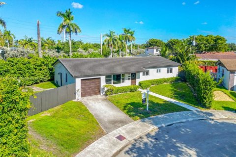Villa ou maison à louer à Miami, Floride: 3 chambres, 138.24 m2 № 1945602 - photo 30