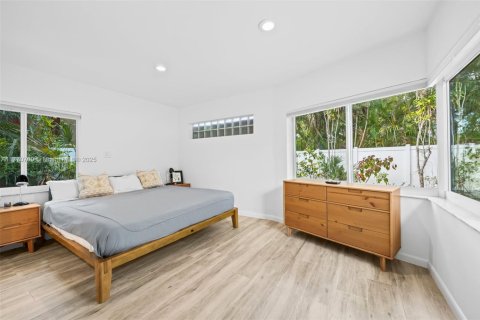 Commercial property in Fort Lauderdale, Florida № 1861830 - photo 9