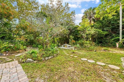Commercial property in Fort Lauderdale, Florida № 1861830 - photo 1