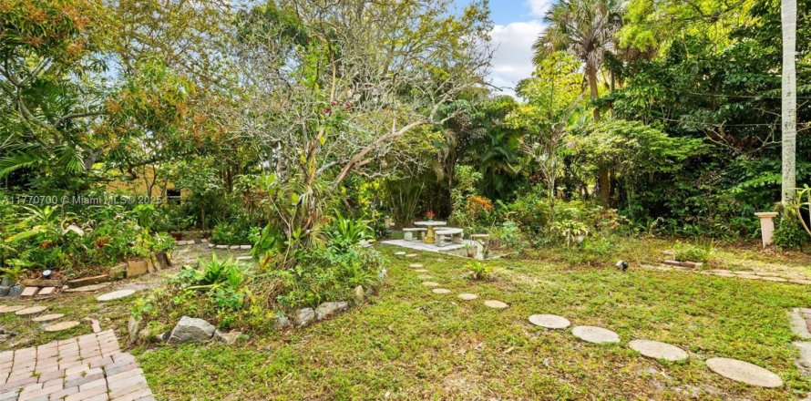 Commercial property in Fort Lauderdale, Florida № 1861830