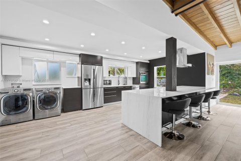 Commercial property in Fort Lauderdale, Florida № 1861830 - photo 18