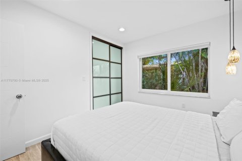 Commercial property in Fort Lauderdale, Florida № 1861830 - photo 11