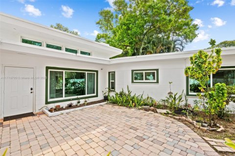 Commercial property in Fort Lauderdale, Florida № 1861830 - photo 2