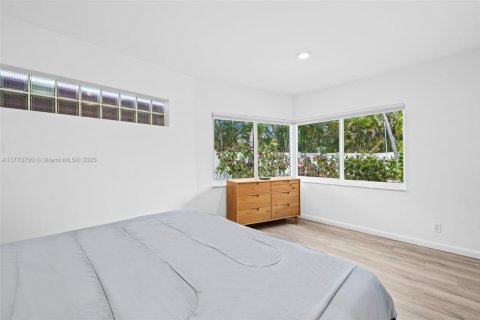 Commercial property in Fort Lauderdale, Florida № 1861830 - photo 10