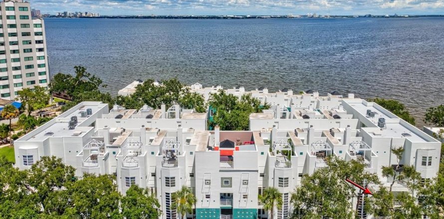 Condominio en Tampa, Florida, 2 dormitorios  № 1907652