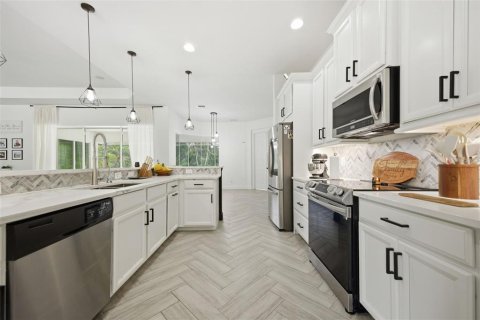 House in Parrish, Florida 4 bedrooms, 247.12 sq.m. № 2206783 - photo 15