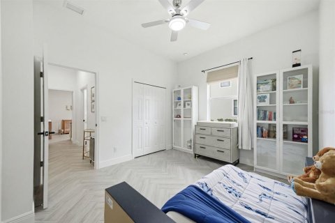 House in Parrish, Florida 4 bedrooms, 247.12 sq.m. № 2206783 - photo 24