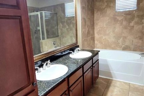Condo in Davenport, Florida, 3 bedrooms № 2214311 - photo 13