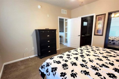 Condo in Davenport, Florida, 3 bedrooms № 2214311 - photo 16