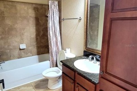 Condo in Davenport, Florida, 3 bedrooms № 2214311 - photo 25