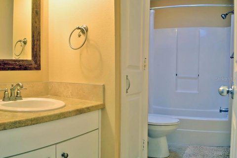 House in Sarasota, Florida 4 bedrooms, 212.56 sq.m. № 2207737 - photo 10
