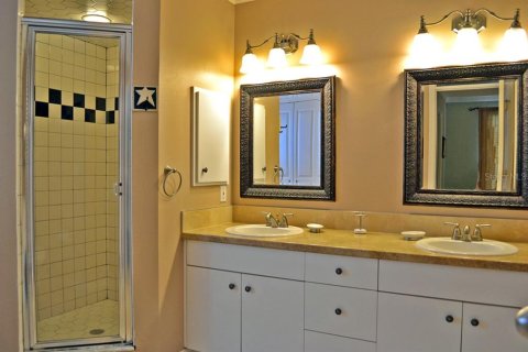 House in Sarasota, Florida 4 bedrooms, 212.56 sq.m. № 2207737 - photo 14