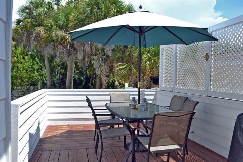 House in Sarasota, Florida 4 bedrooms, 212.56 sq.m. № 2207737 - photo 9