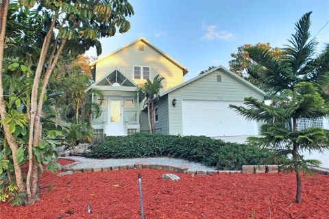 House in Sarasota, Florida 4 bedrooms, 212.56 sq.m. № 2207737 - photo 4