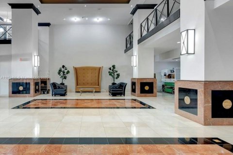 Condo in Miami, Florida, 1 bedroom  № 1871561 - photo 24