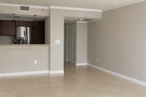 Condo in Miami, Florida, 1 bedroom  № 1871561 - photo 5