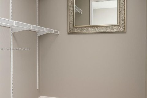Condo in Miami, Florida, 1 bedroom  № 1871561 - photo 14