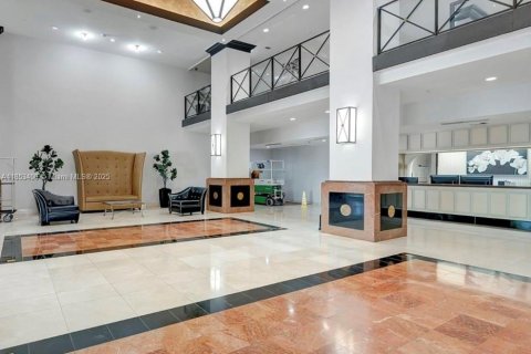 Condo in Miami, Florida, 1 bedroom  № 1871561 - photo 22