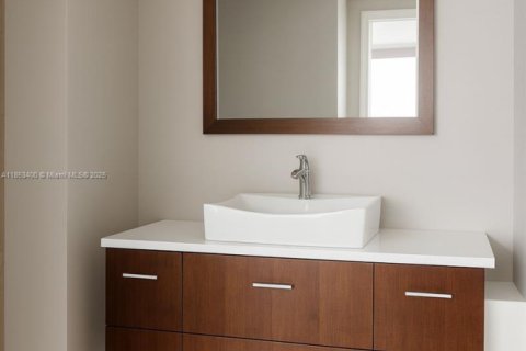 Condo in Miami, Florida, 1 bedroom  № 1871561 - photo 17