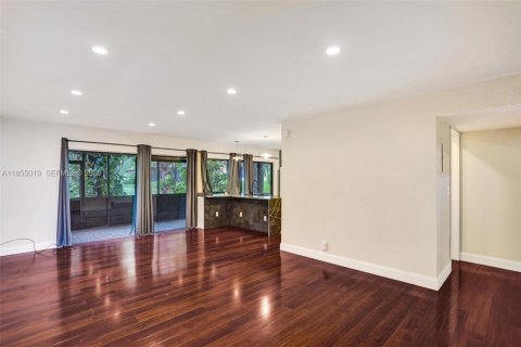 Adosado en venta en Lauderhill, Florida, 2 dormitorios, 133.41 m2 № 2030408 - foto 10