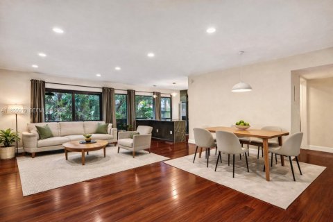 Adosado en venta en Lauderhill, Florida, 2 dormitorios, 133.41 m2 № 2030408 - foto 8