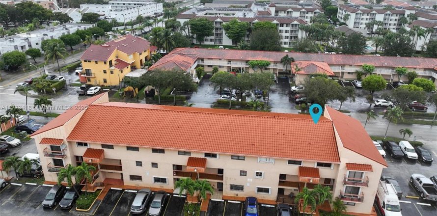 Condominio en Hialeah, Florida, 2 dormitorios  № 1698850