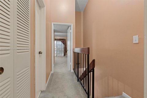 Condominio en venta en Hialeah, Florida, 2 dormitorios, 86.86 m2 № 1698850 - foto 13