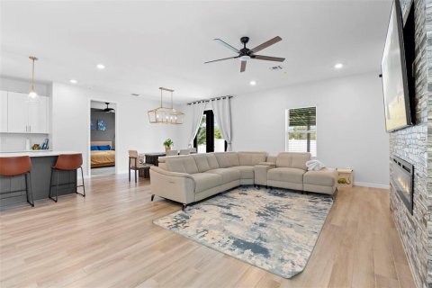 Villa ou maison à vendre à Deltona, Floride: 4 chambres, 175.59 m2 № 1913199 - photo 20