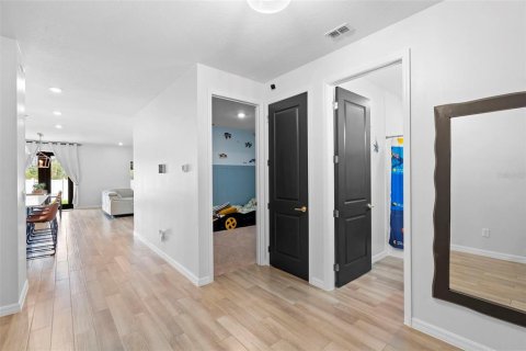 Villa ou maison à vendre à Deltona, Floride: 4 chambres, 175.59 m2 № 1913199 - photo 8