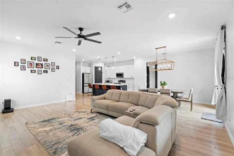 Villa ou maison à vendre à Deltona, Floride: 4 chambres, 175.59 m2 № 1913199 - photo 21