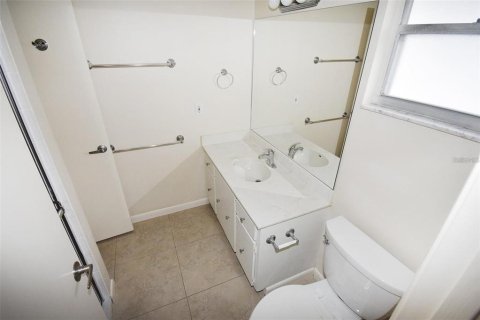 Casa en alquiler en Sarasota, Florida, 2 dormitorios, 123.75 m2 № 1747494 - foto 14