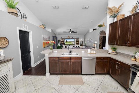 House in Lake Hamilton, Florida 4 bedrooms, 180.69 sq.m. № 1916230 - photo 10
