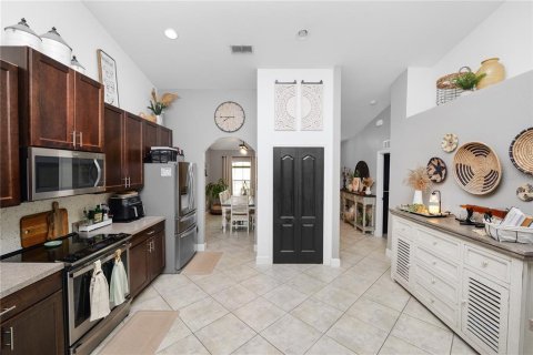 House in Lake Hamilton, Florida 4 bedrooms, 180.69 sq.m. № 1916230 - photo 11