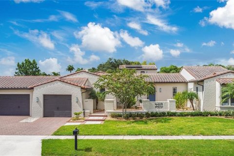 House in Kissimmee, Florida 4 bedrooms, 328.97 sq.m. № 1877462 - photo 1